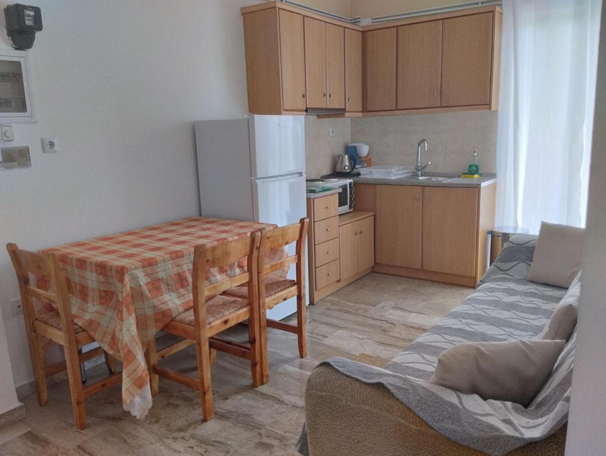 Katerina Apartments Kalamáta Buitenkant foto